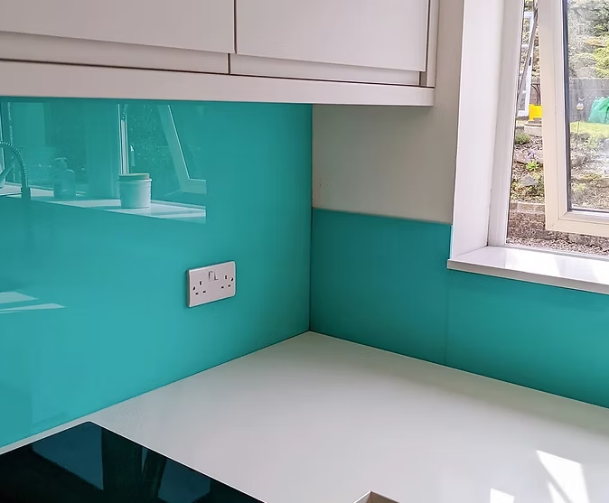 GLASS & ACRYLIC SPLASHBACK INSTALLATION SERVICES